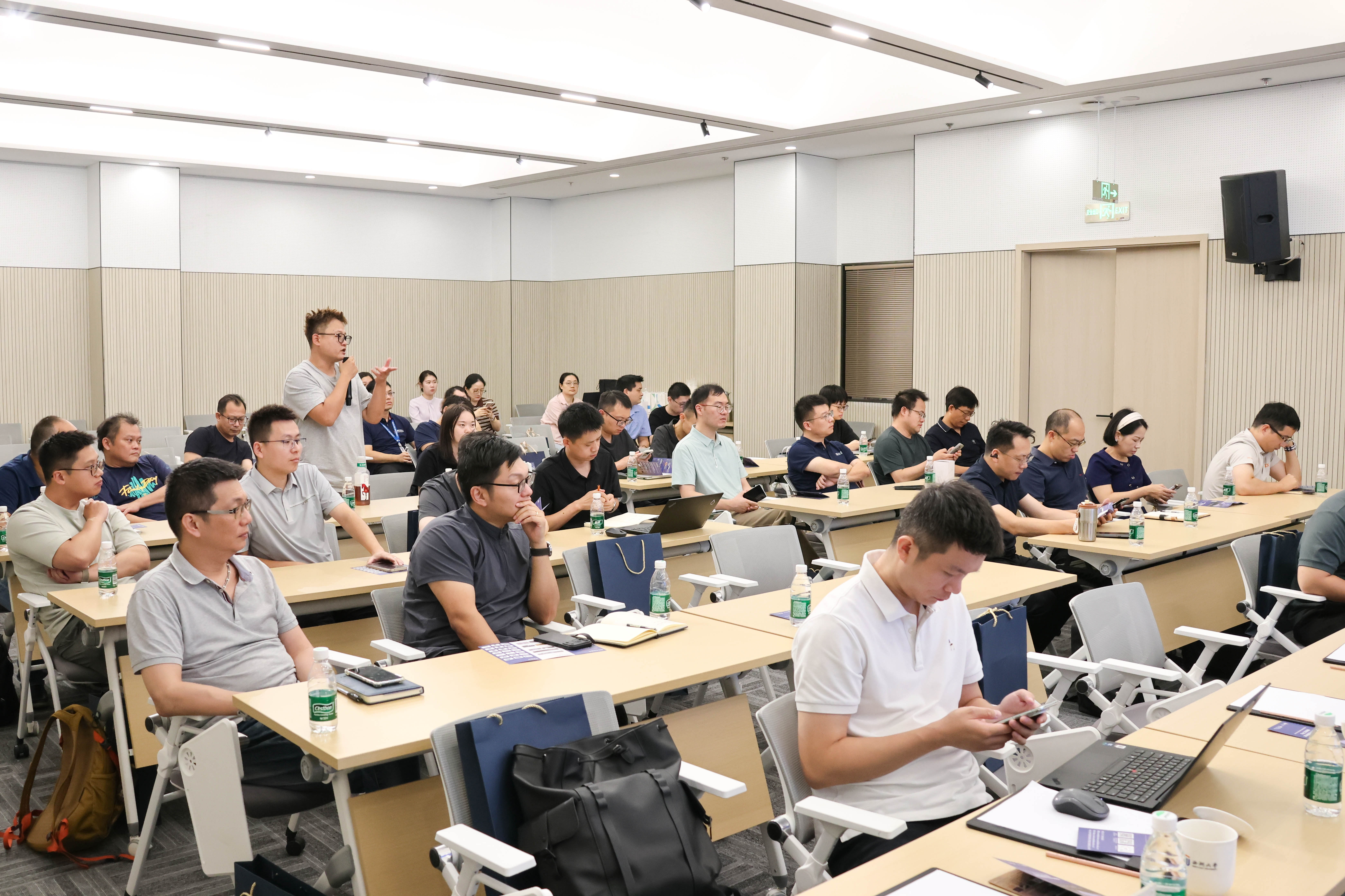 聚人才、链产业、促协同，光电芯片产业人才沙龙圆满举办